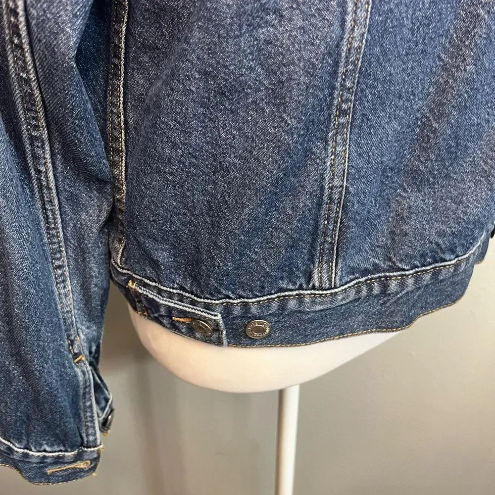 Levi's Jacket Women's Medium Type 3
Trucker Blue Denim Jean large with gold star - Picture 9 of 16